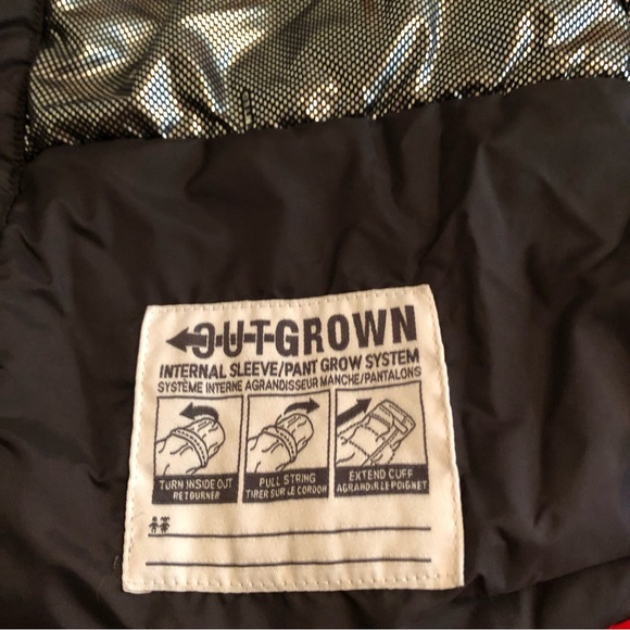 Girls red Columbia Jacket, pit to pit 19”, length 263/4”. Good condition - Picture 4 of 6